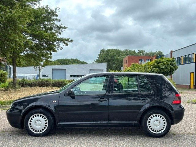 Volkswagen Golf 1.6 Trendline 5-Drs Automaat Airco Electr. p, Gebruikt, Zwart, 4 cilinders, 1123 kg