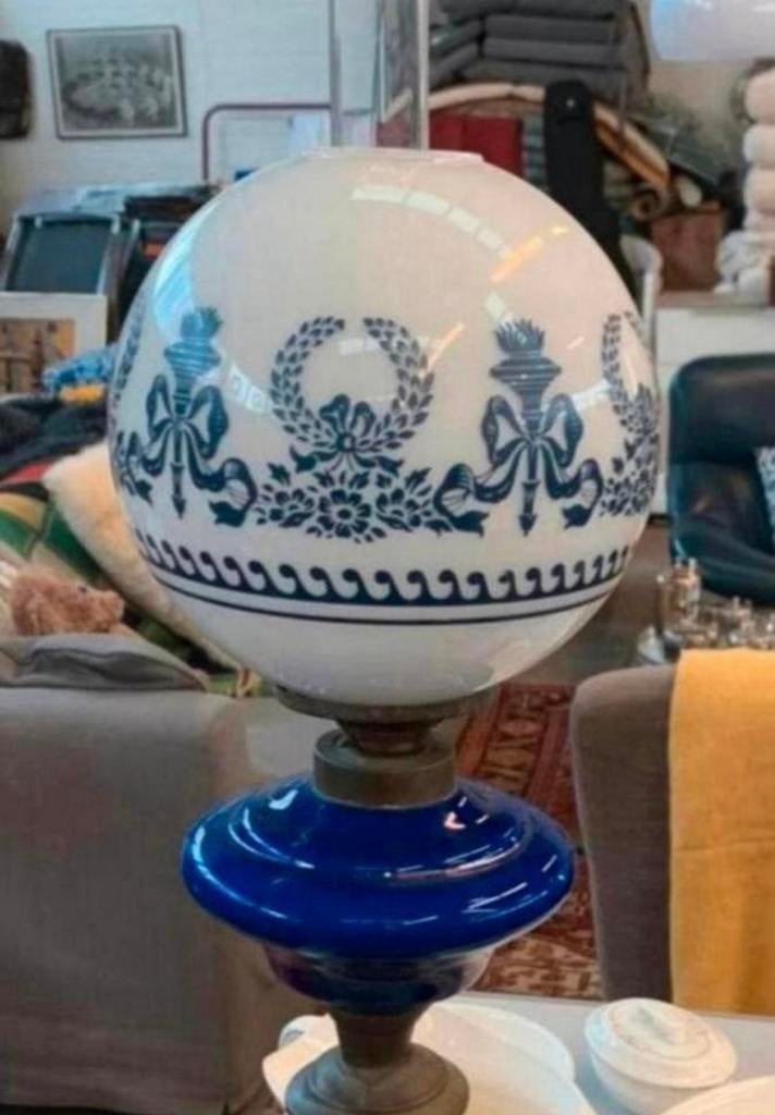 Lamp mooie oude olielamp tafellamp blauw glazen voetstuk, Ophalen of Verzenden, Zo goed als nieuw