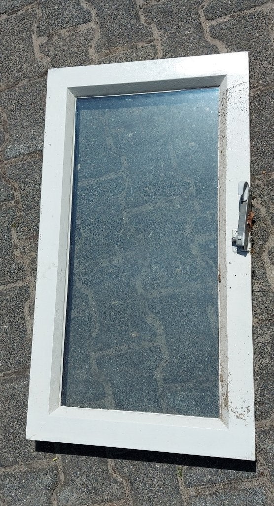 2 ramen 85x47,2 en 75x69 met dubbel glas, Ophalen, Gevelraam of Ruit, Gebruikt, Minder dan 80 cm