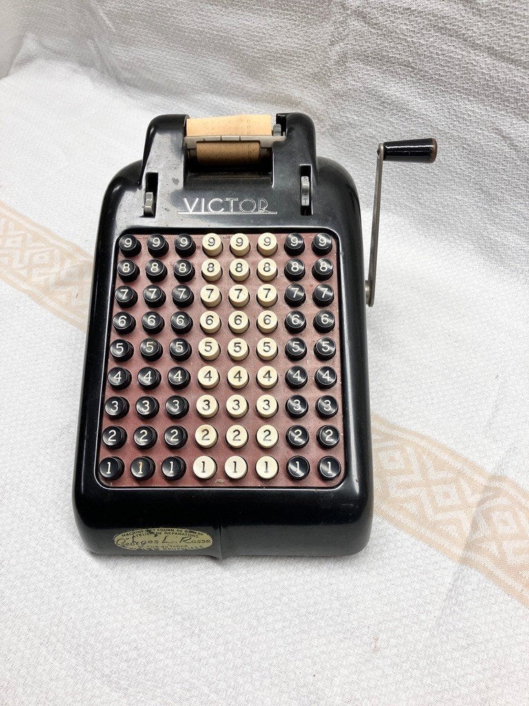 Victor Adding Machine Co. 6-8-0 rekenmachine ca. 1948, Verzenden