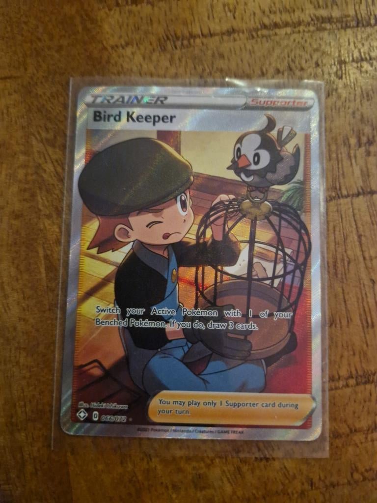 Pokémon TCG : Bird Keeper Full Art Kaart, Ophalen of Verzenden, Zo goed als nieuw, Losse kaart, Foil