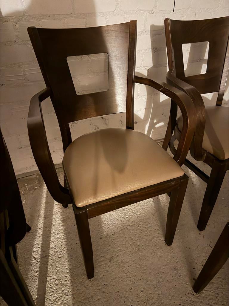 8 houten stoelen met armleuningen, Huis en Inrichting, Stoelen, Ophalen, Bruin, Zo goed als nieuw, Vijf, Zes of meer stoelen