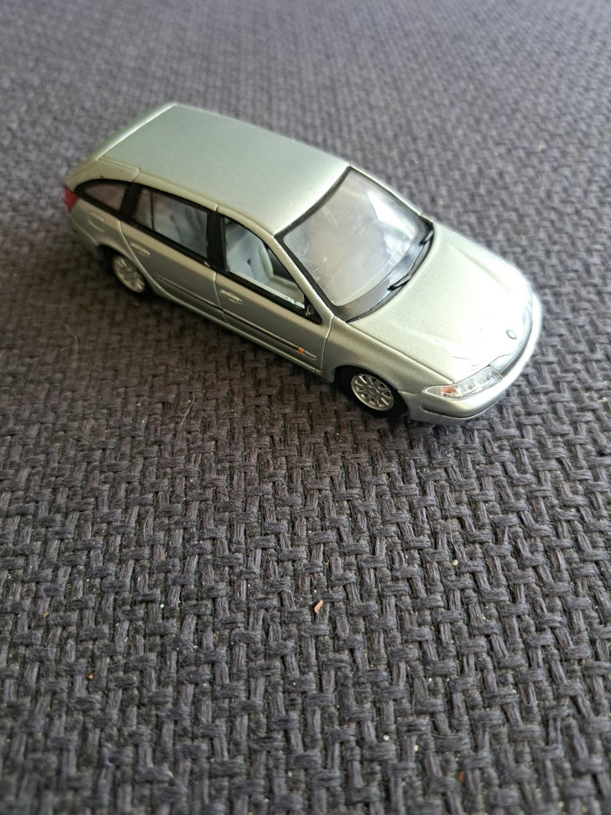 Universal hobbies model Renault laguna, Gebruikt, Auto, Universal hobbies, Ophalen of Verzenden