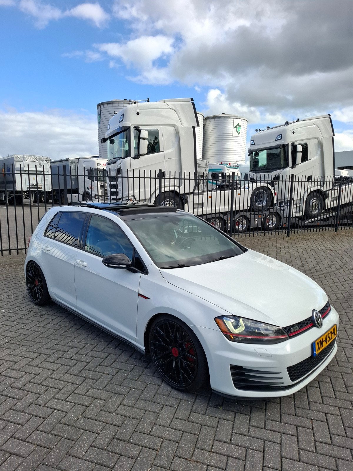 DIKKE Volkswagen Golf 7 GTI DSG 2015 APP/LEDER/CAM/FULL/PANO, Zwart, Wit, Automatische klimaatregeling, Onderhoudsboekje