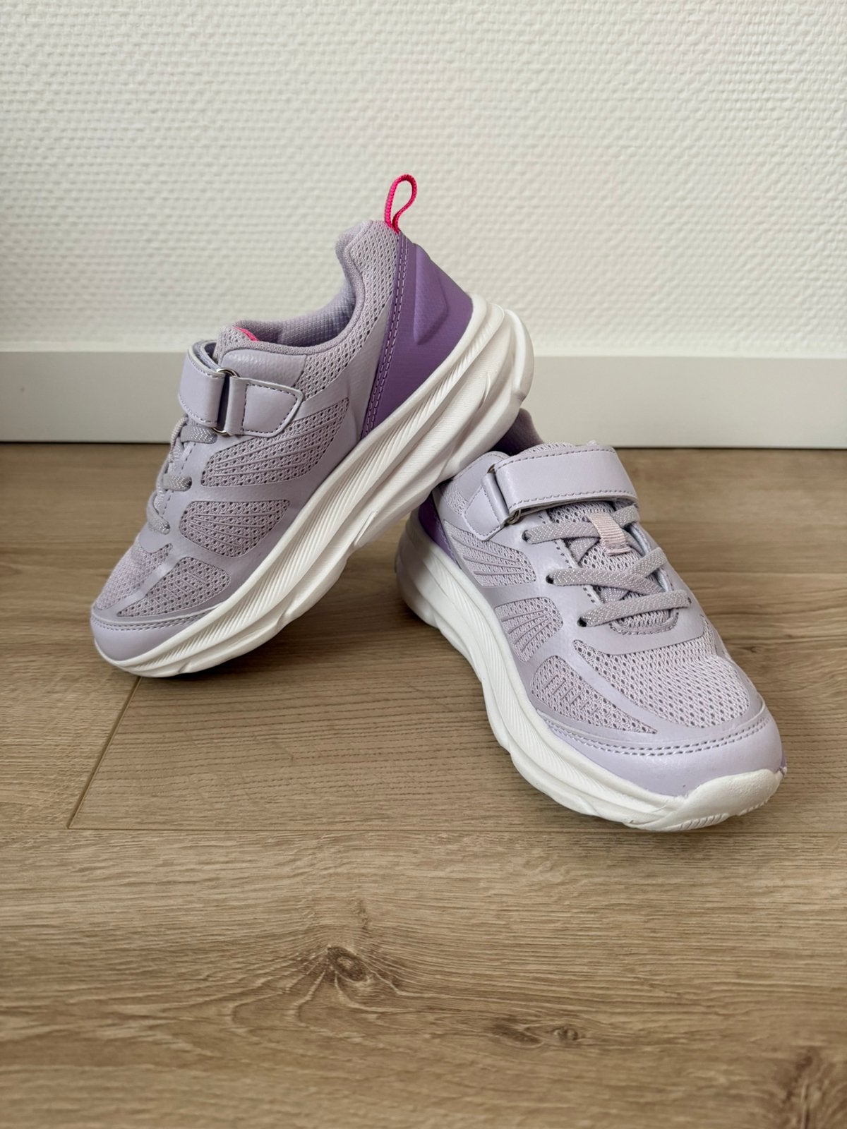 Osaga sportschoenen maat 33, Meisje, Sportschoenen, Ophalen of Verzenden, Zo goed als nieuw