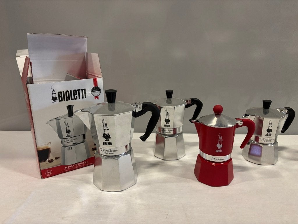 6 Bialetti percolators, Moka Express en Rainbow, met doos, Niet bekend (tweedehands product), Zilver, Ophalen of Verzenden, Metaal