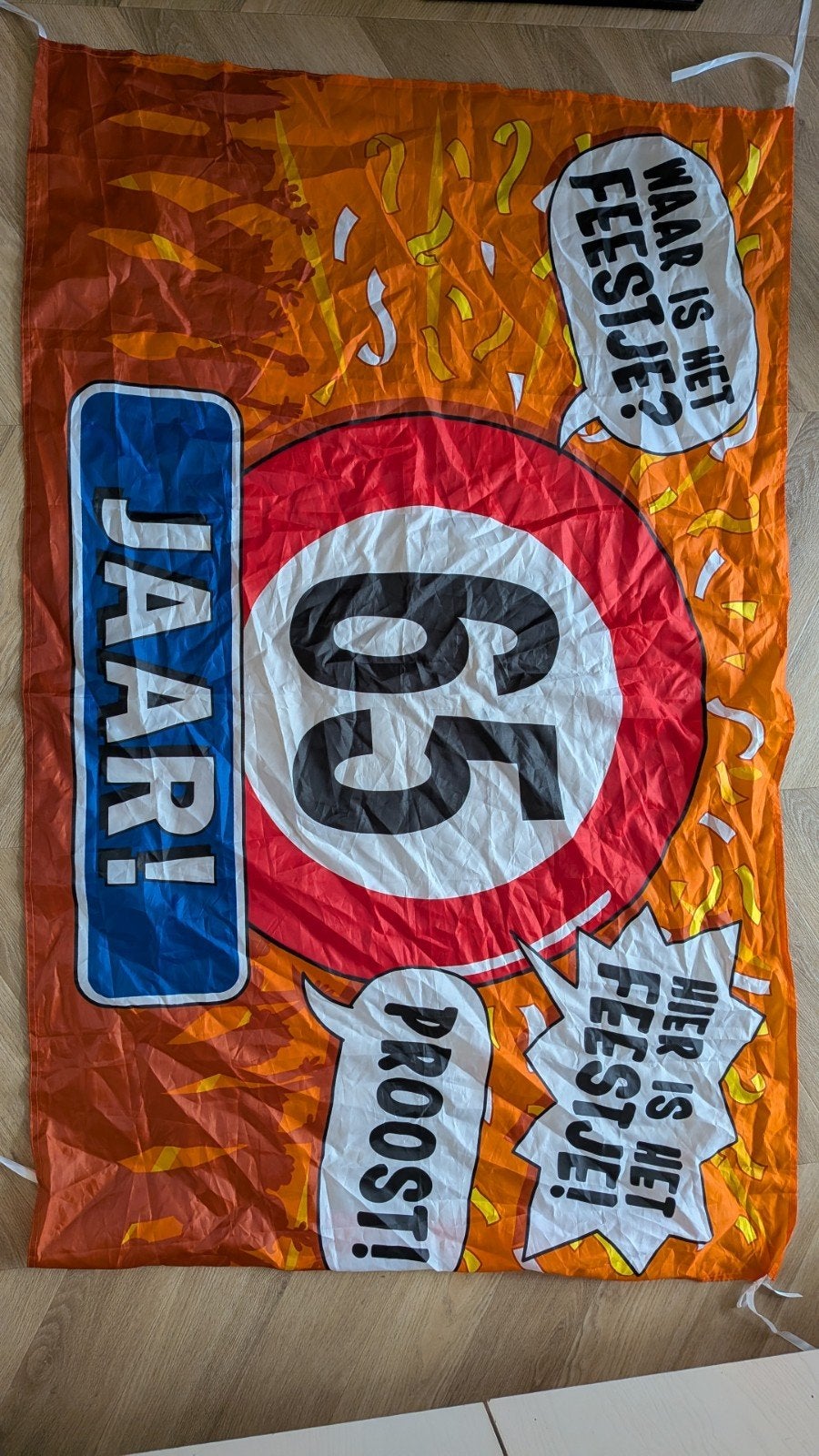 Feestvlag 65 Jaar -  Hier is het feestje!, Ophalen of Verzenden, Gebruikt, Versiering, Verjaardag