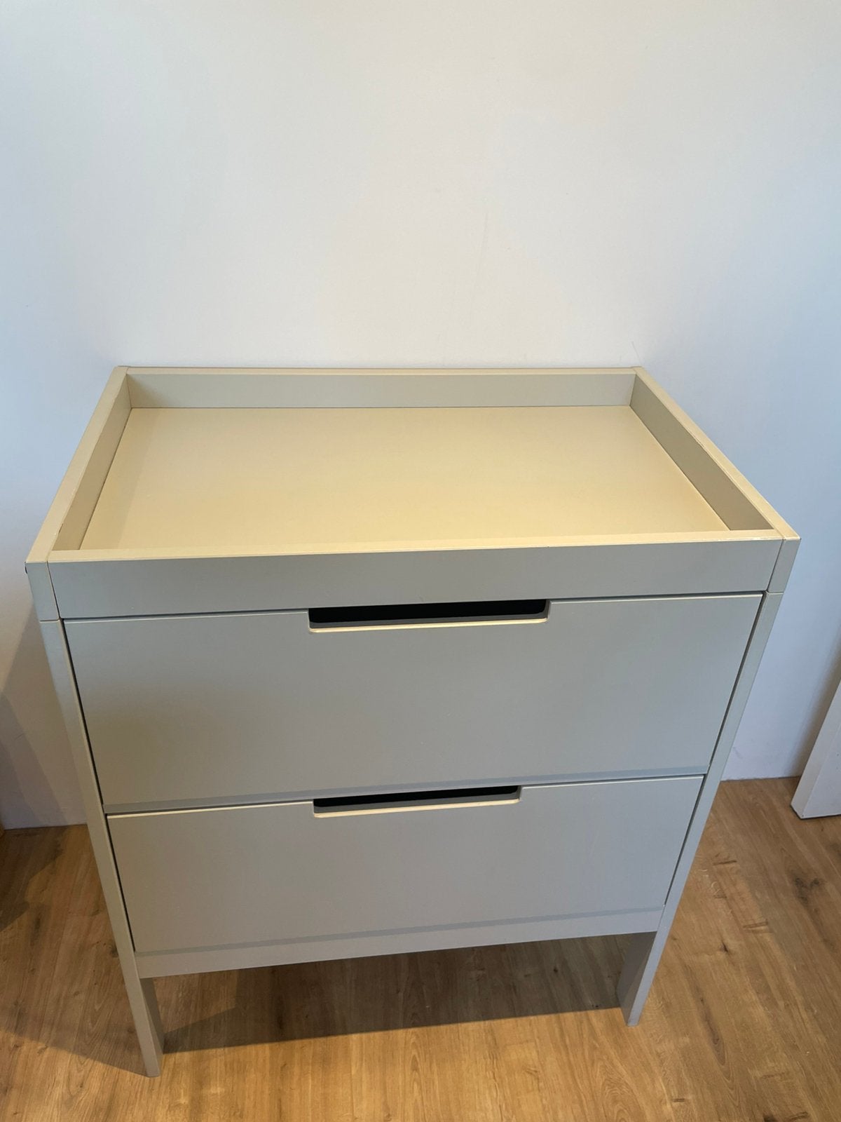 Europe baby Ralph luiertafel commode, Ophalen, Zo goed als nieuw, 75 tot 100 cm, Opstaande rand