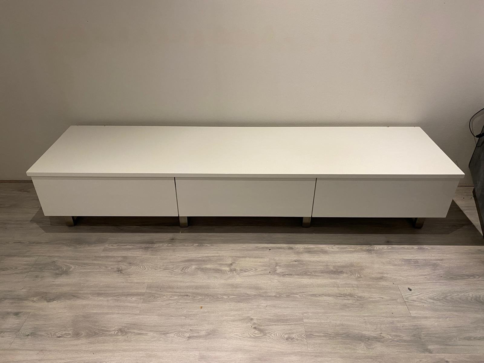 Wit hoogglans dressoir - 232x60x47 cm, Ophalen, Kunststof, Gebruikt, Met klep(pen)