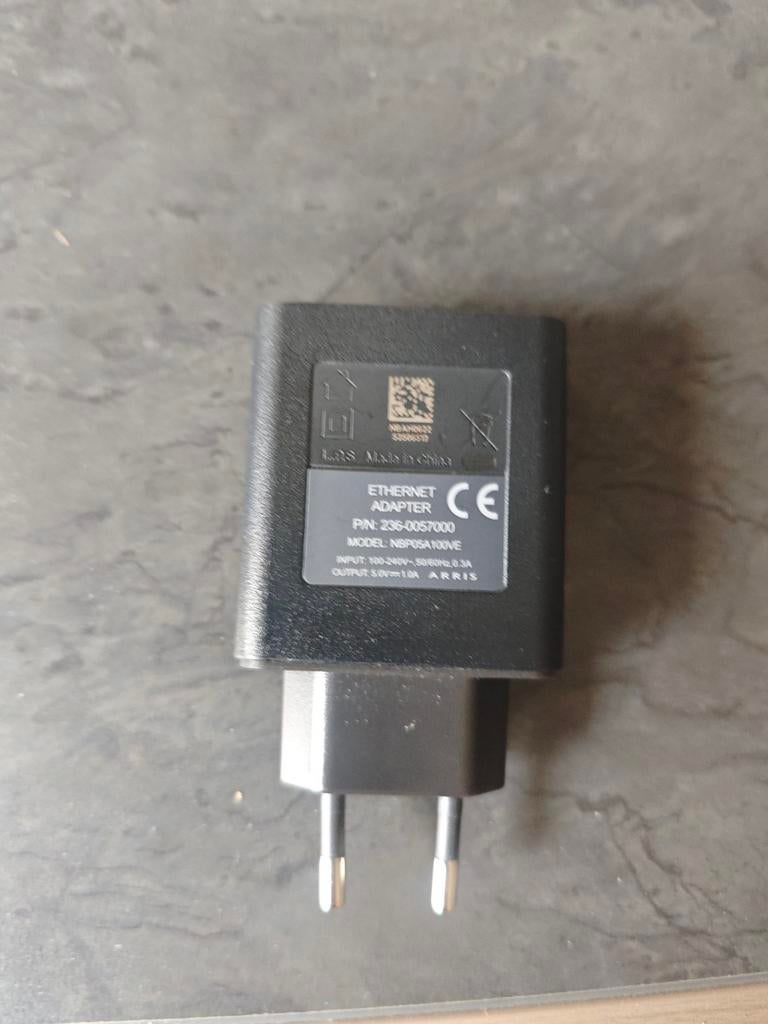 Arris Ethernet Adapter NBP05A100VE - Nieuwstaat, Computers en Software, Pc- en Netwerkkabels, Ophalen of Verzenden
