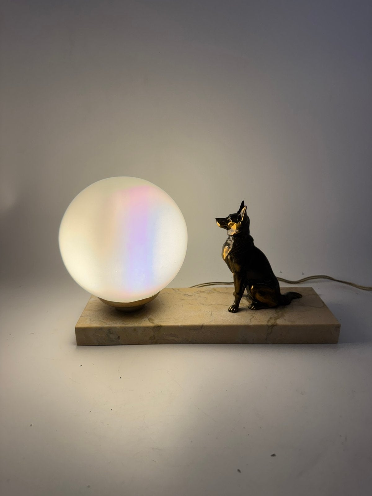 Deco Tafellamp met Duitse Herder / Waakhond –, Antiek en Kunst, Antiek | Lampen, Ophalen of Verzenden