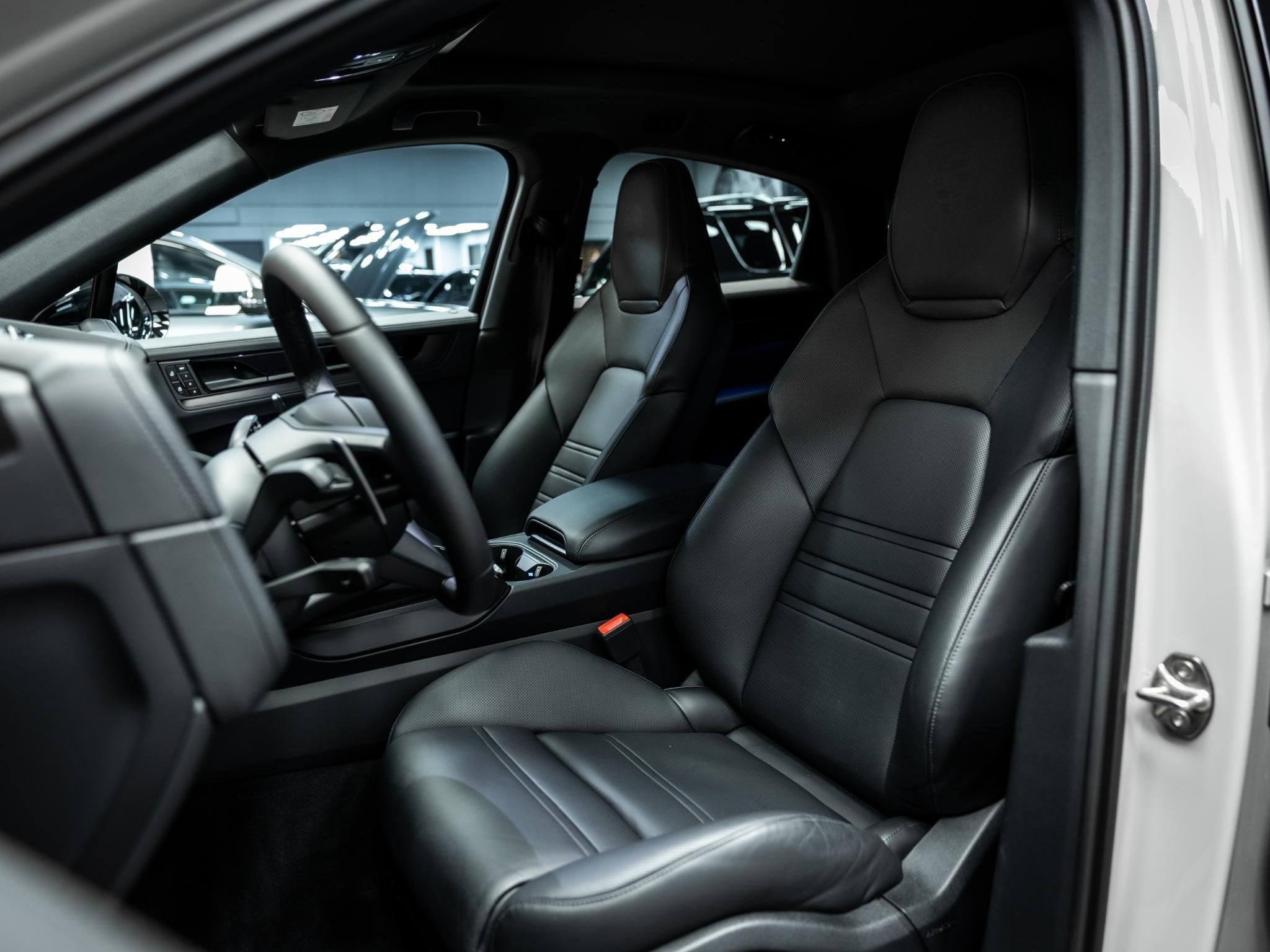Porsche Cayenne Coupé Cayenne E-hybride Na genoeg nieuwe Kr, Auto's, Automaat, Cayenne, Stof, Gebruikt