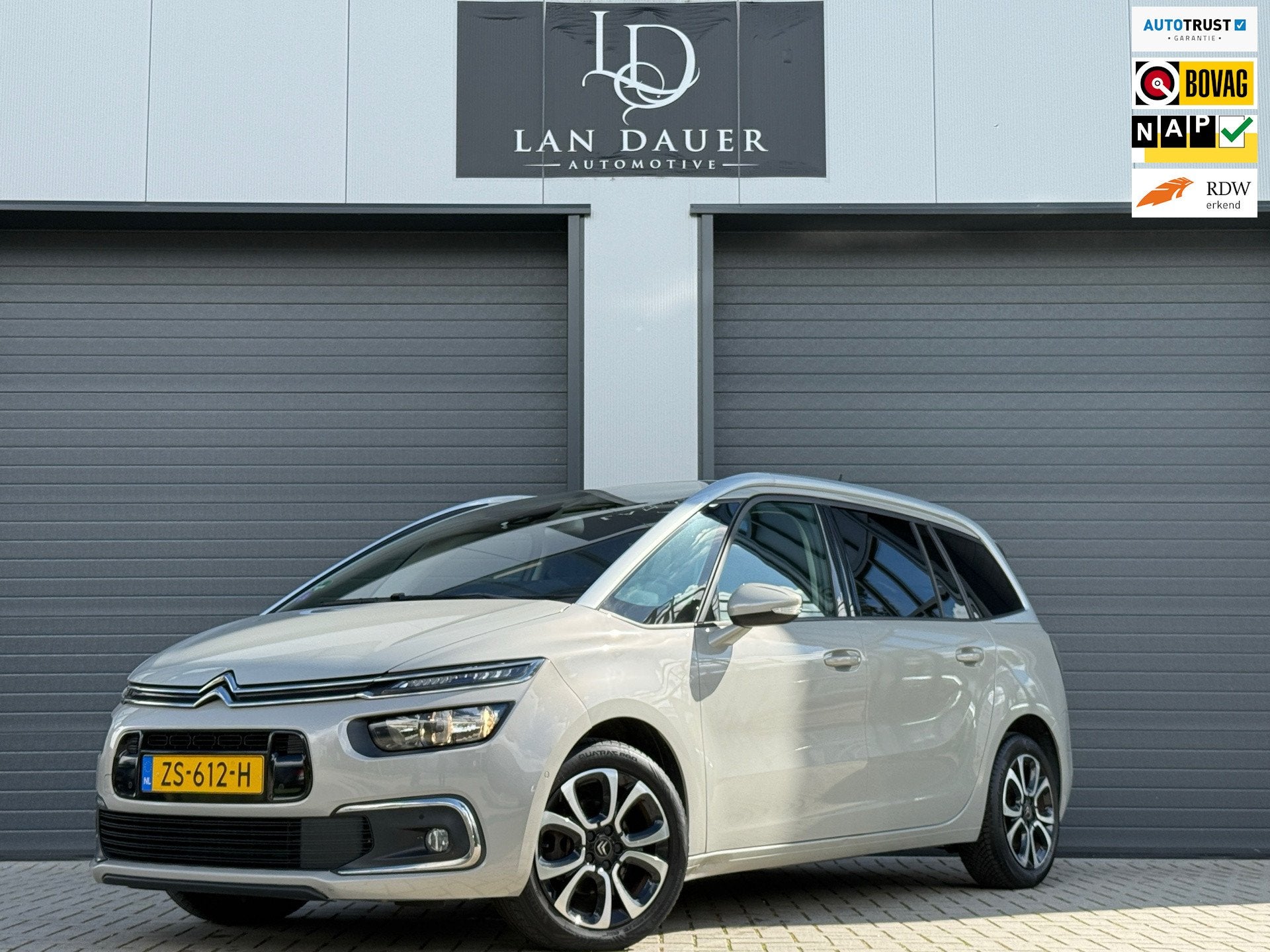 Citroen Grand C4 SpaceTourer 1.2 PureTech / NARDO GREY NAP, Auto's, Voorwielaandrijving, Gebruikt, 1199 cc, 7 stoelen
