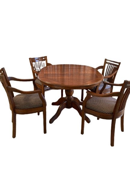 eetkamer tafel met bijbehorende stoelen, Ophalen, Zo goed als nieuw, Klassiek, 4 tot 6 stoelen