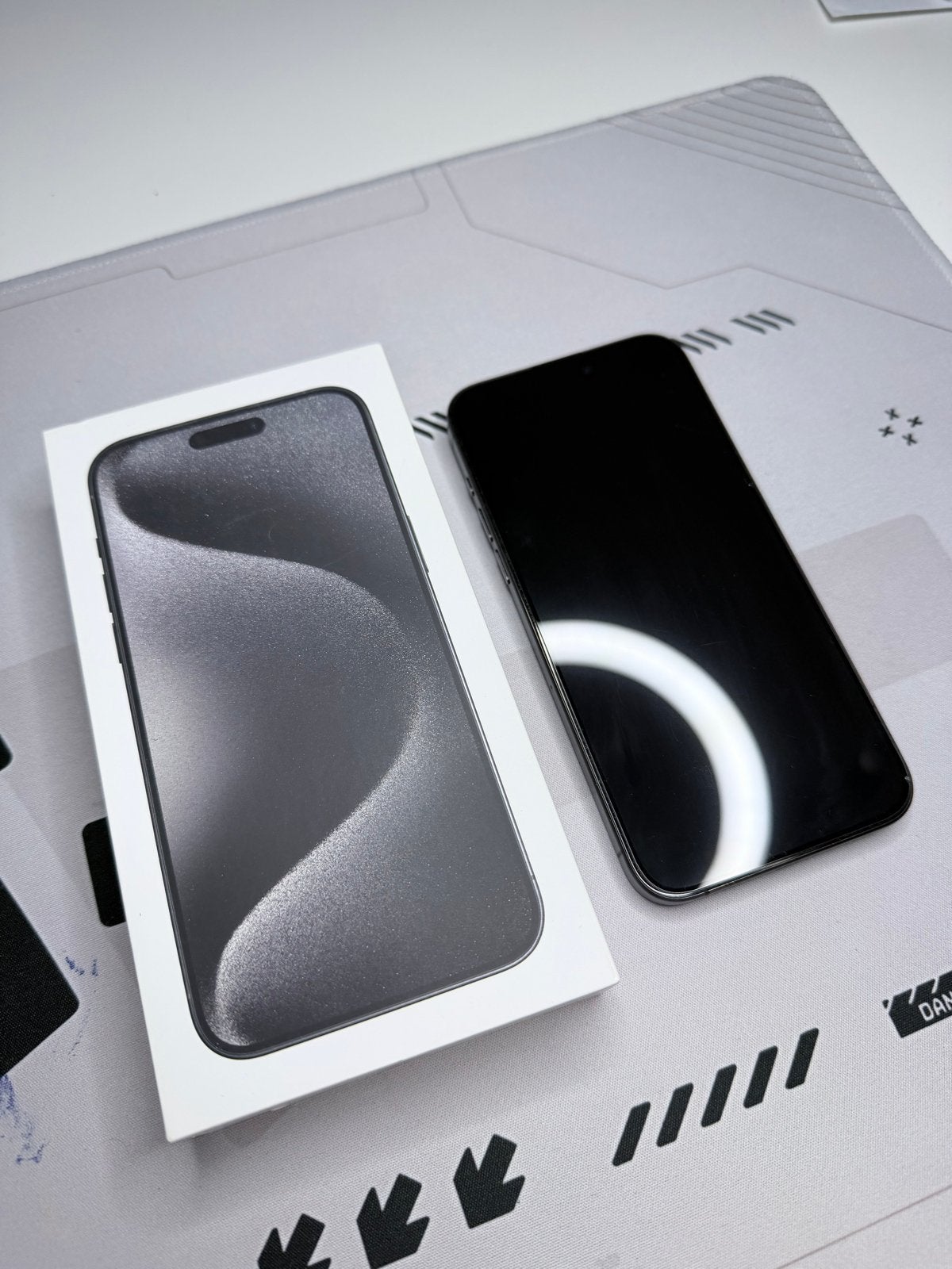iPhone 15 Pro Max 256GB - 84% batterij + accessoires, Telecommunicatie, Mobiele telefoons | Apple iPhone, 256 GB, Gebruikt, Zwart