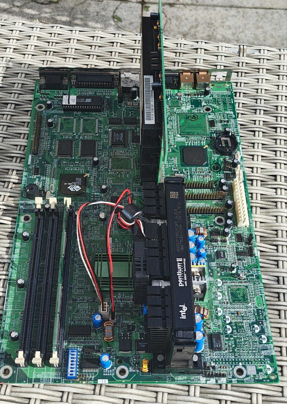 Acer v66LT vintage moederbord,incl cpu/geheugen/riser kaart, Computers en Software, Ophalen of Verzenden, Gebruikt