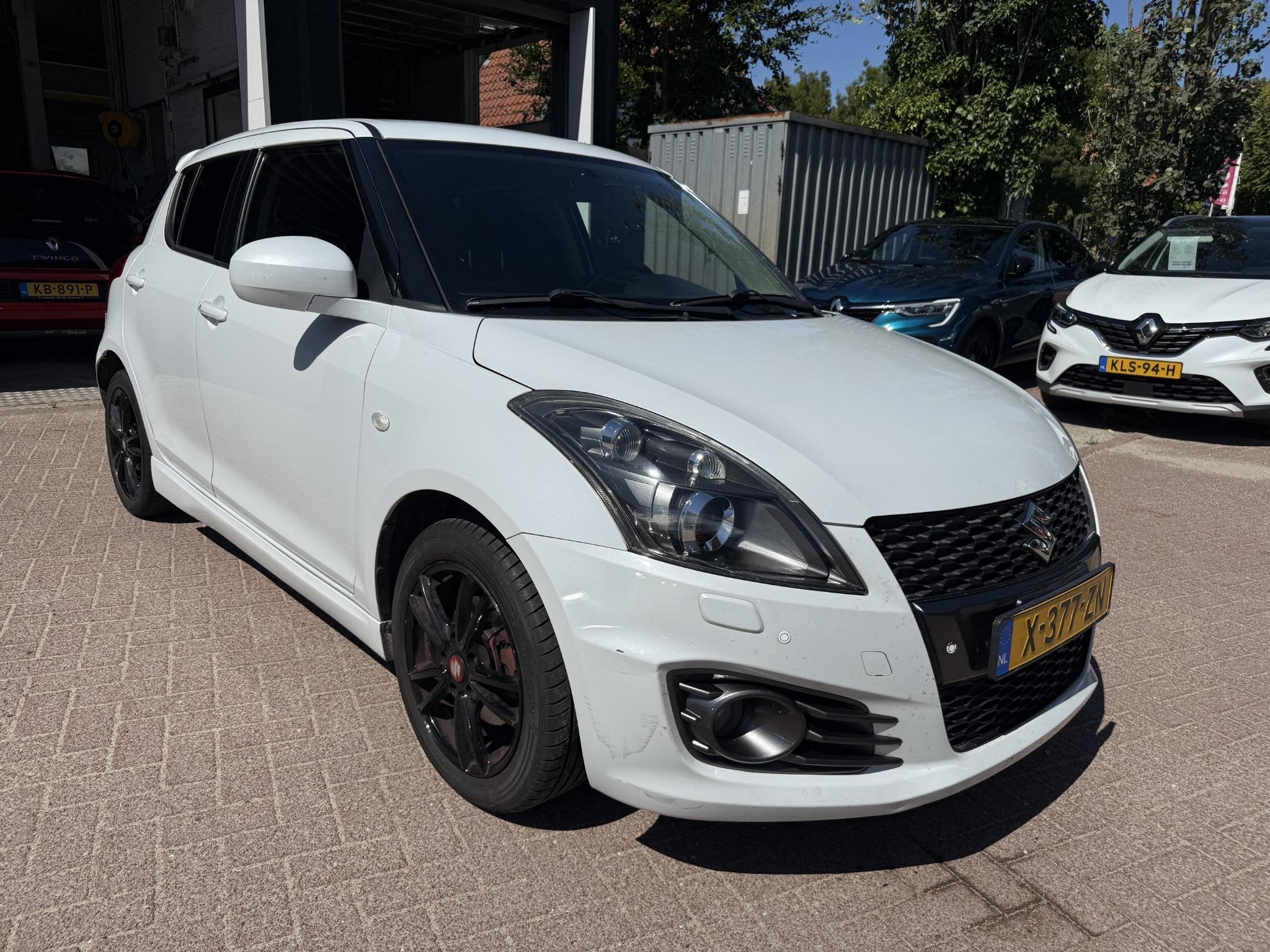 Suzuki Swift 1.6 Sport Beetje schade, Voorwielaandrijving, Euro 5, 4 cilinders, 400 kg