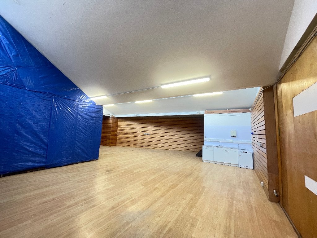 Ruime opslag te huur in centrum Hilversum; per direct, 115 m², Huur, Bedrijfsruimte