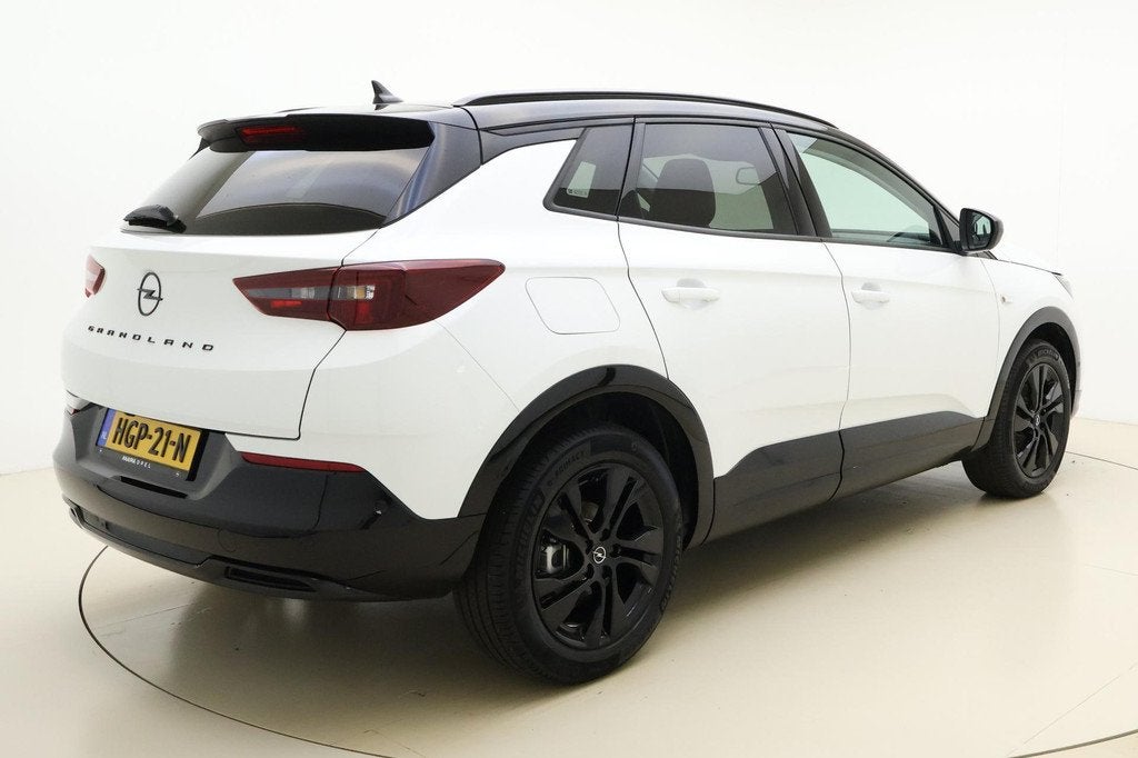 Opel Grandland 1.2 Turbo GS Black Pack | Automaat | Stoel- e, 15 km/l, 1199 cc, Leder en Stof, Wit