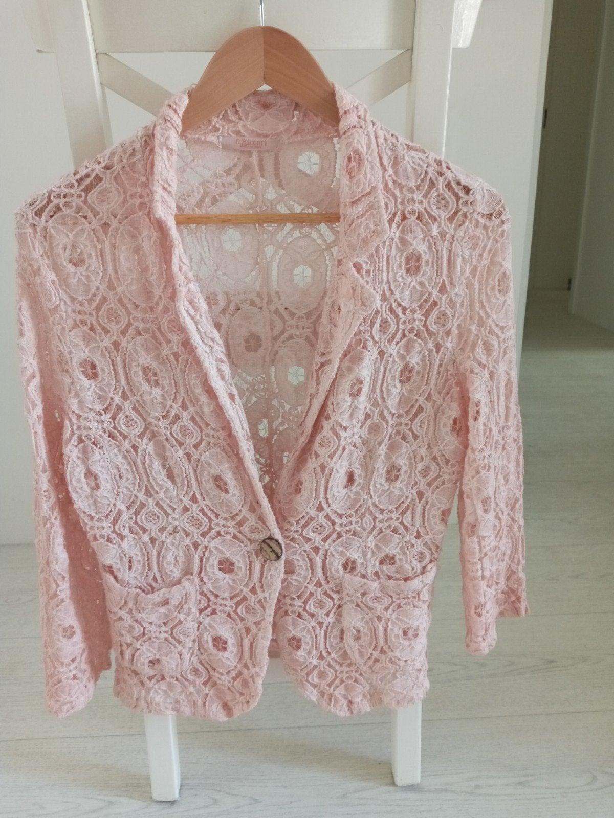 M nw prachtig jasje roze kant 1 knoop en 2 tasjes G.Ricceri, Ophalen of Verzenden, Nieuw, Maat 38/40 (M)