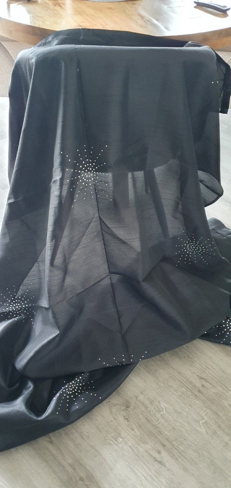 2 zwarte gordijnen met strass 2.80 x 1.40 m, Met haken, Zwart, Ophalen of Verzenden, Zo goed als nieuw