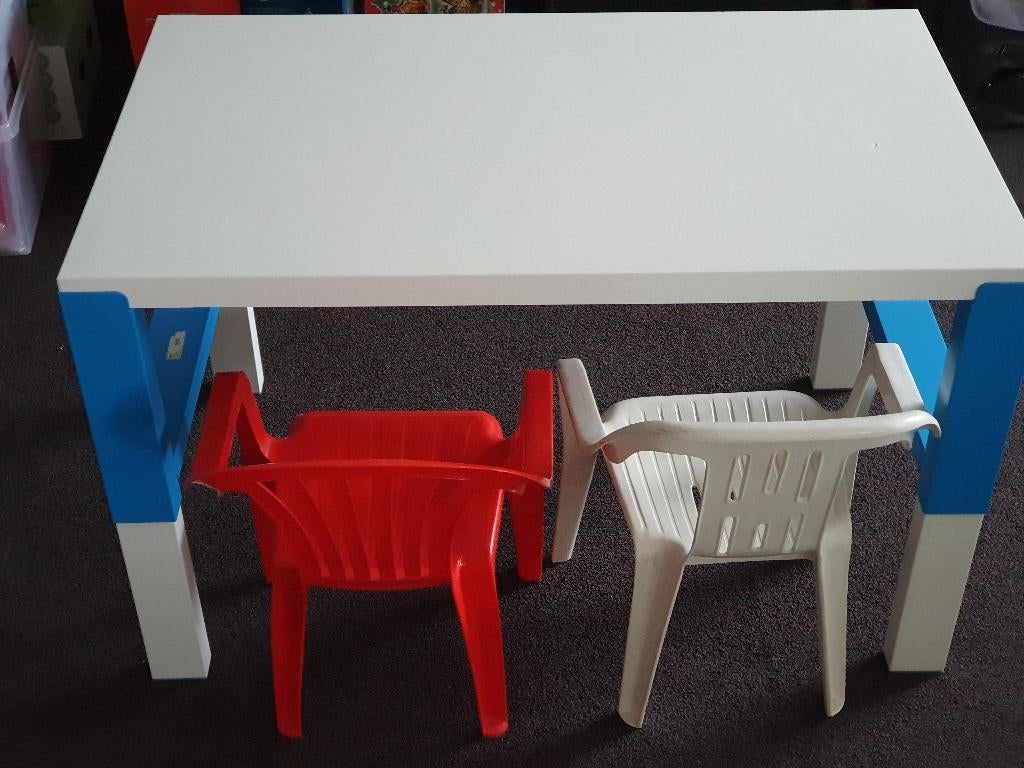 KINDEREN SPEELTAFEL MET 2 STOELTJES, Kinderen en Baby's, Kinderkamer | Tafels en Stoelen, Ophalen, Gebruikt, Tafel(s) en Stoel(en)