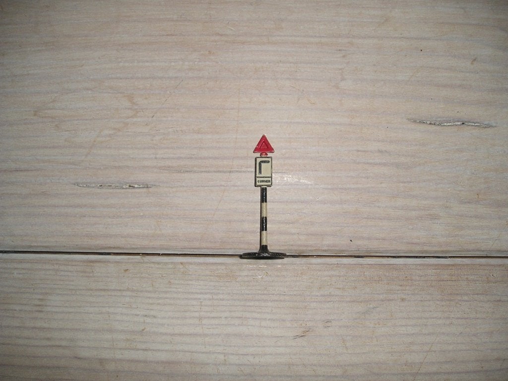Dinky Toys 47n Road Sign Corner, Ophalen of Verzenden