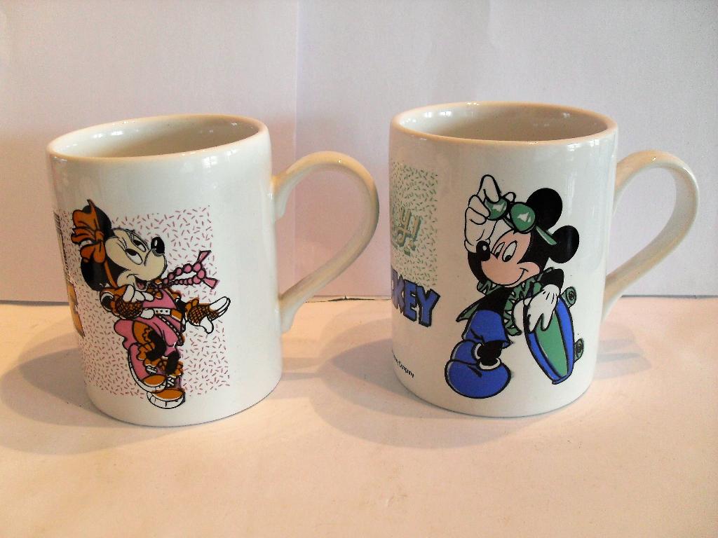 Mickey Mouse en Minnie Mouse 2 Mokken Disney Bekers, Ophalen of Verzenden, Mickey Mouse, Zo goed als nieuw, Servies