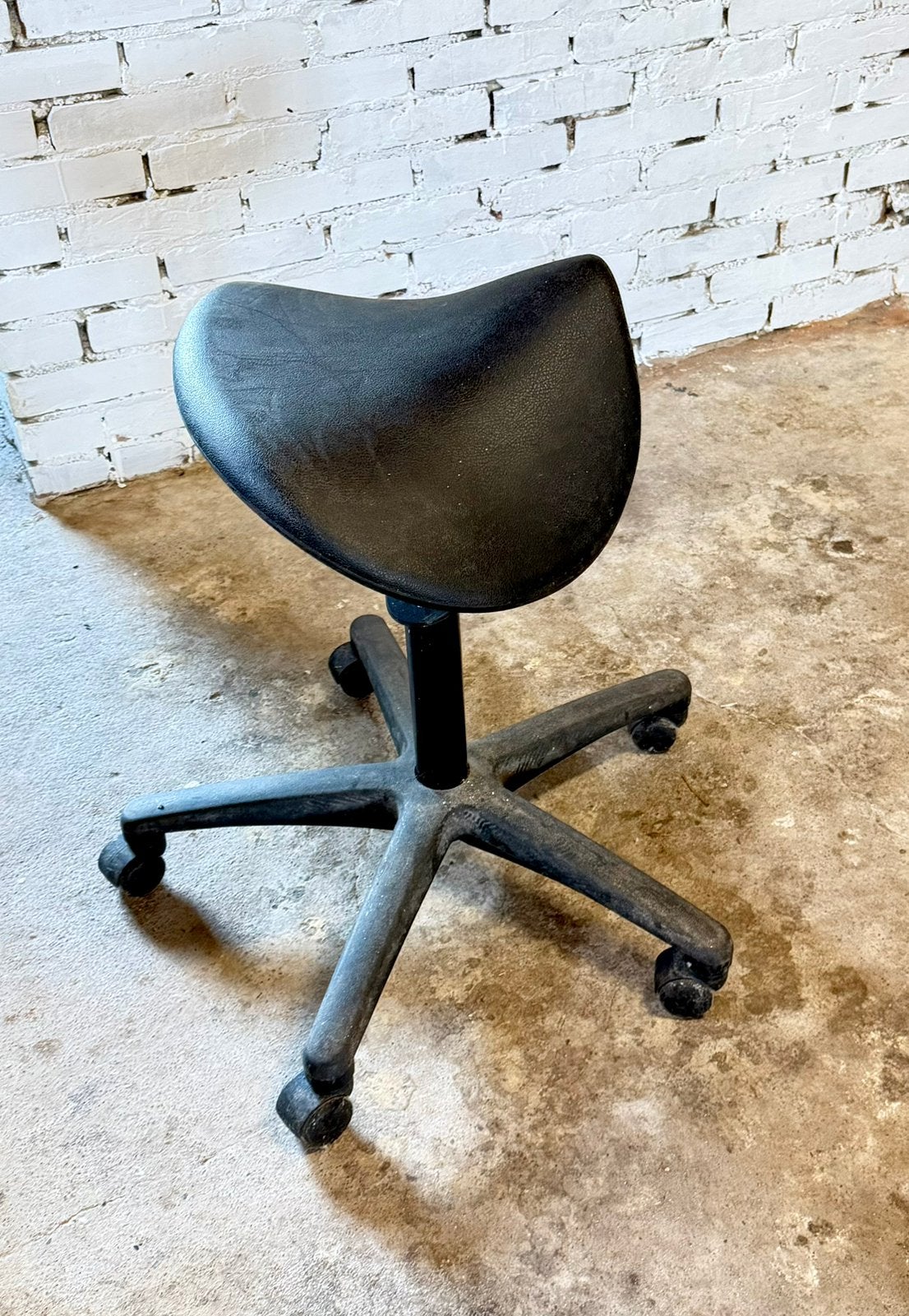 Zadel stoel op wielen, Ophalen, Zo goed als nieuw, Kunststof