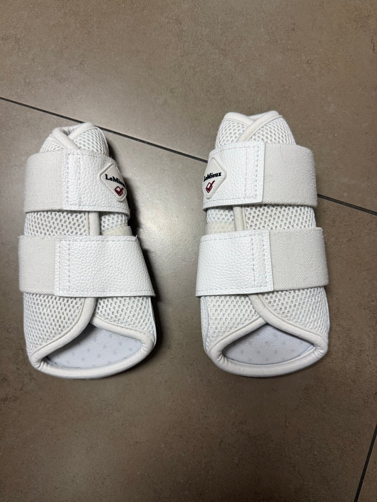 LeMieux Mesh Brushing Boots maat m, Beenbeschermers, Ophalen of Verzenden, Gebruikt