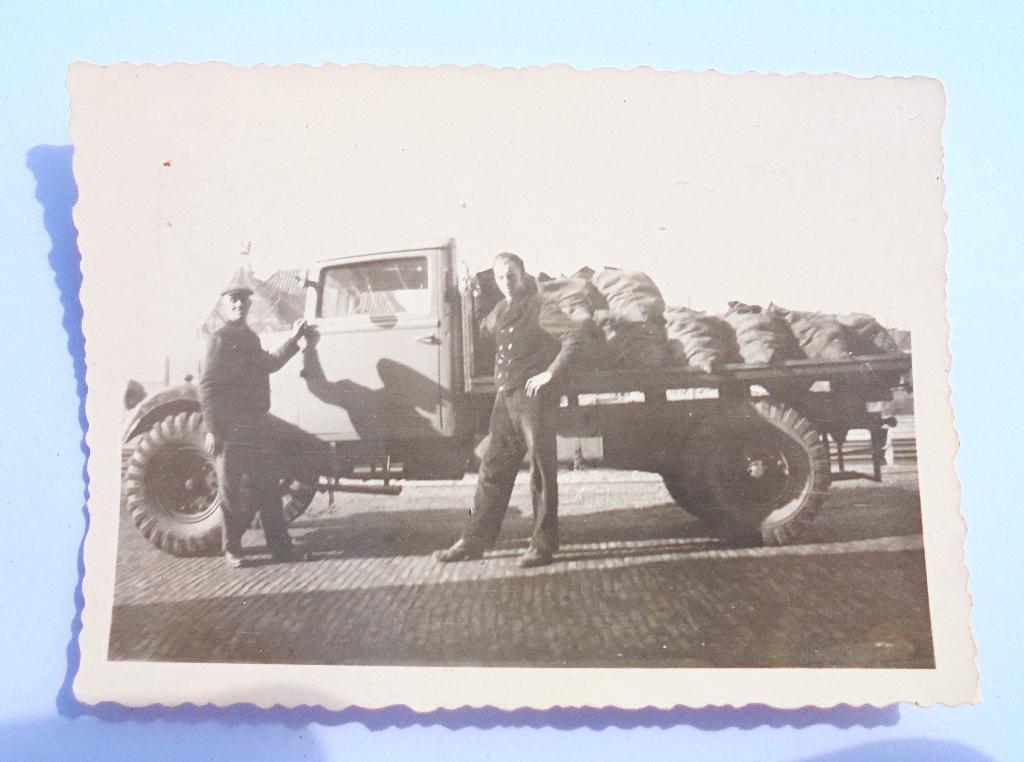 Oude foto Na-oorlogse dump auto Paalvort Brandstoffen., Verzamelen, Ophalen of Verzenden, 1940 tot 1960, Ongelopen, Zuid-Holland
