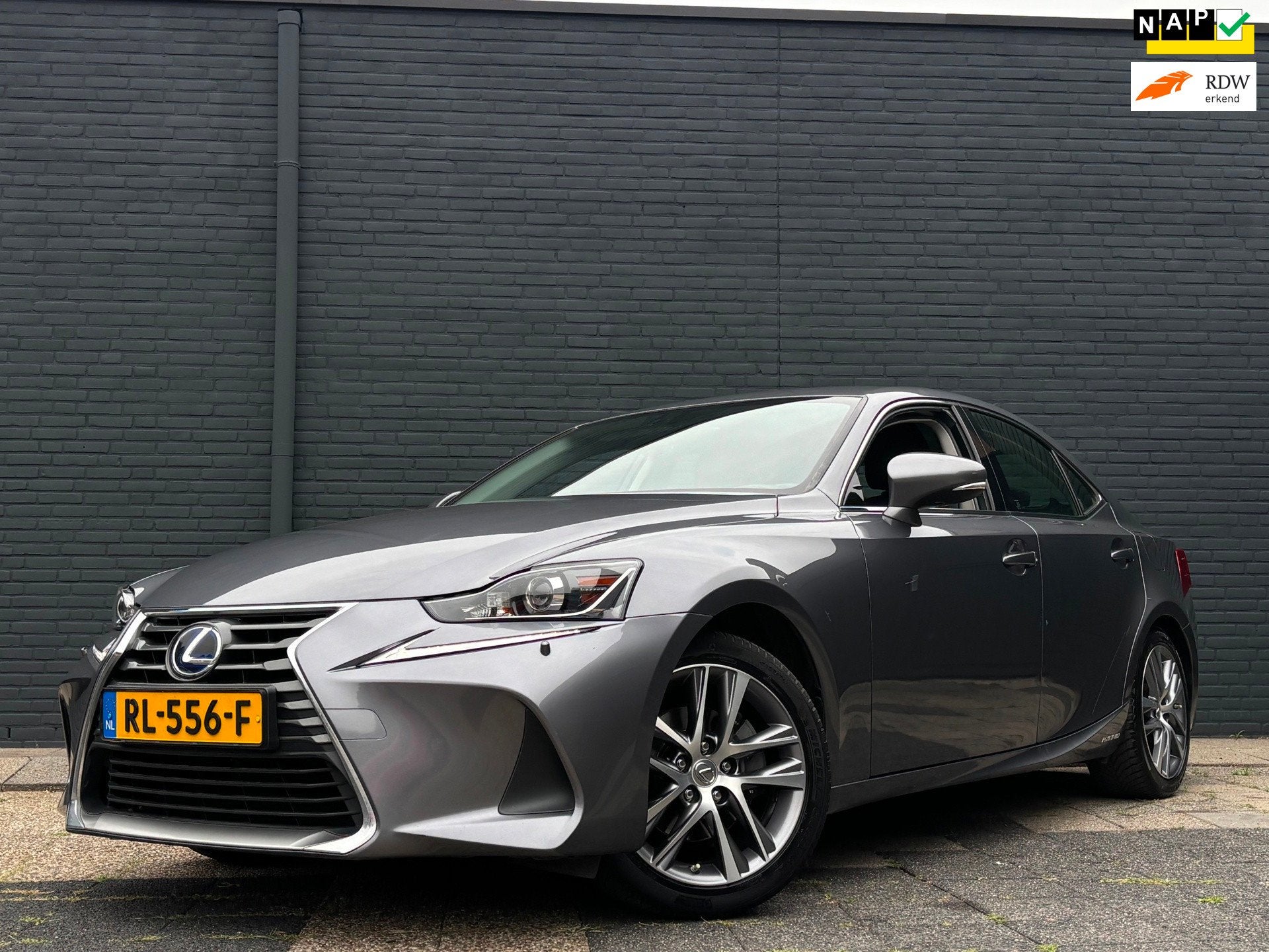 Lexus IS