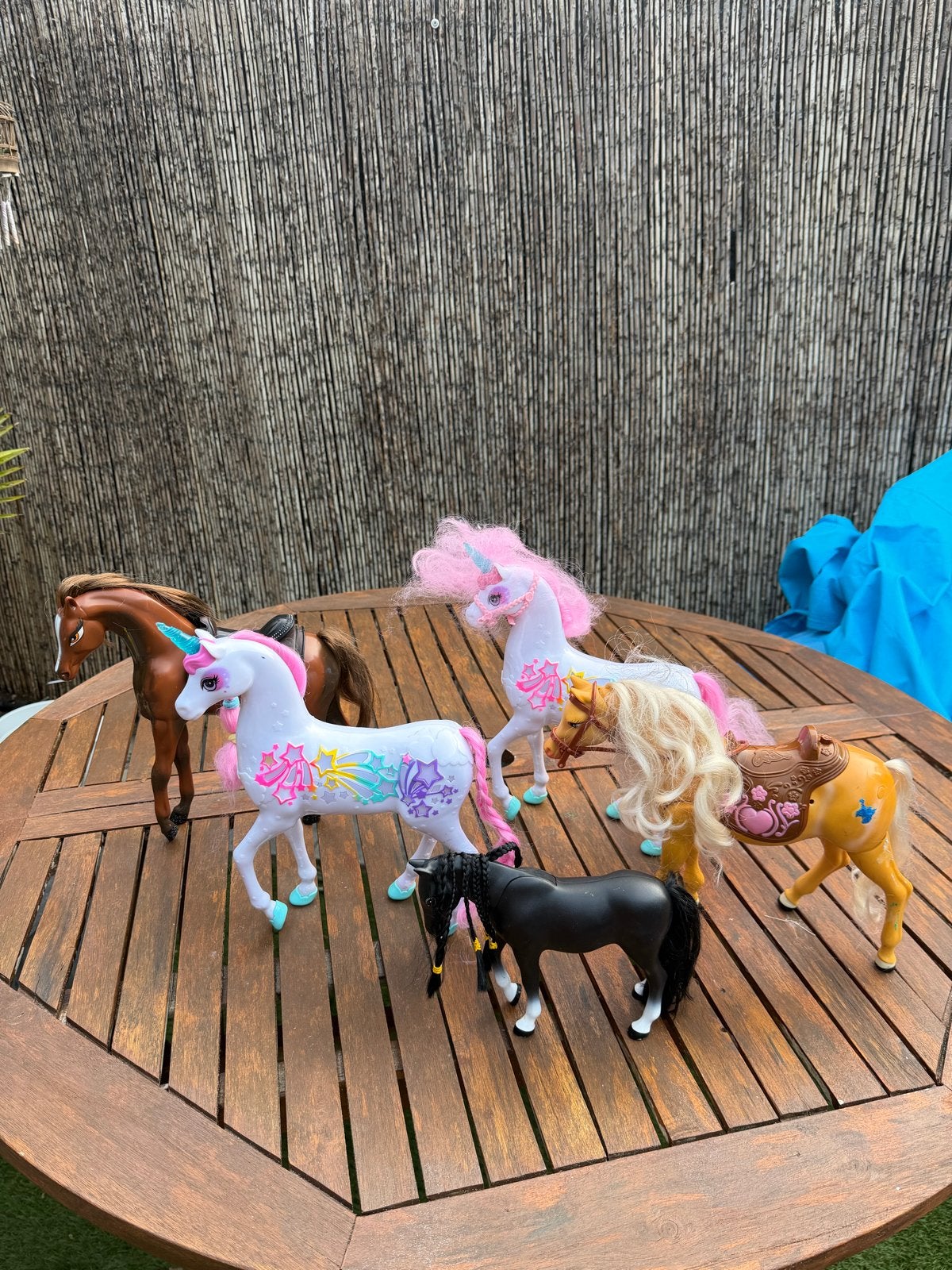 Eenhoorn en paarden speelgoed set barbie paarden, Ophalen, Gebruikt, Meisje
