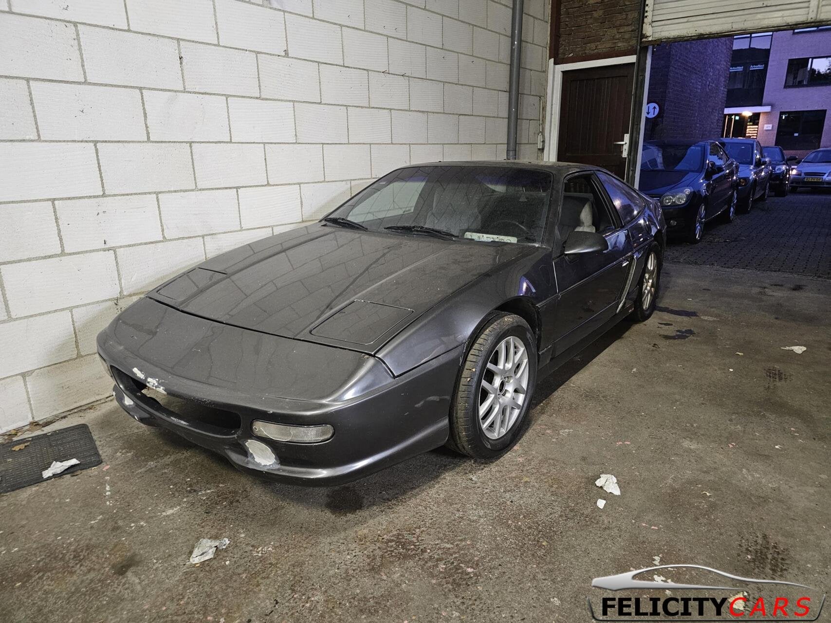 Pontiac Fiero 2.8 v6 replica look handbak, Auto's, Achterwielaandrijving, Pontiac, Bedrijf, Handgeschakeld