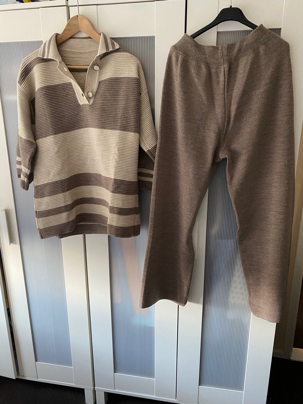 Weinig gedragen 2 delig huispak, maat XL., Ophalen of Verzenden, Zo goed als nieuw, Maat 46/48 (XL) of groter, Beige