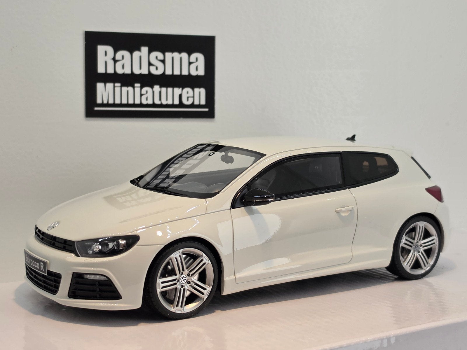 Volkswagen Scirocco R Mk3 - Wit - 1:18 Ottomobile, OttOMobile, Auto, Nieuw, Ophalen of Verzenden