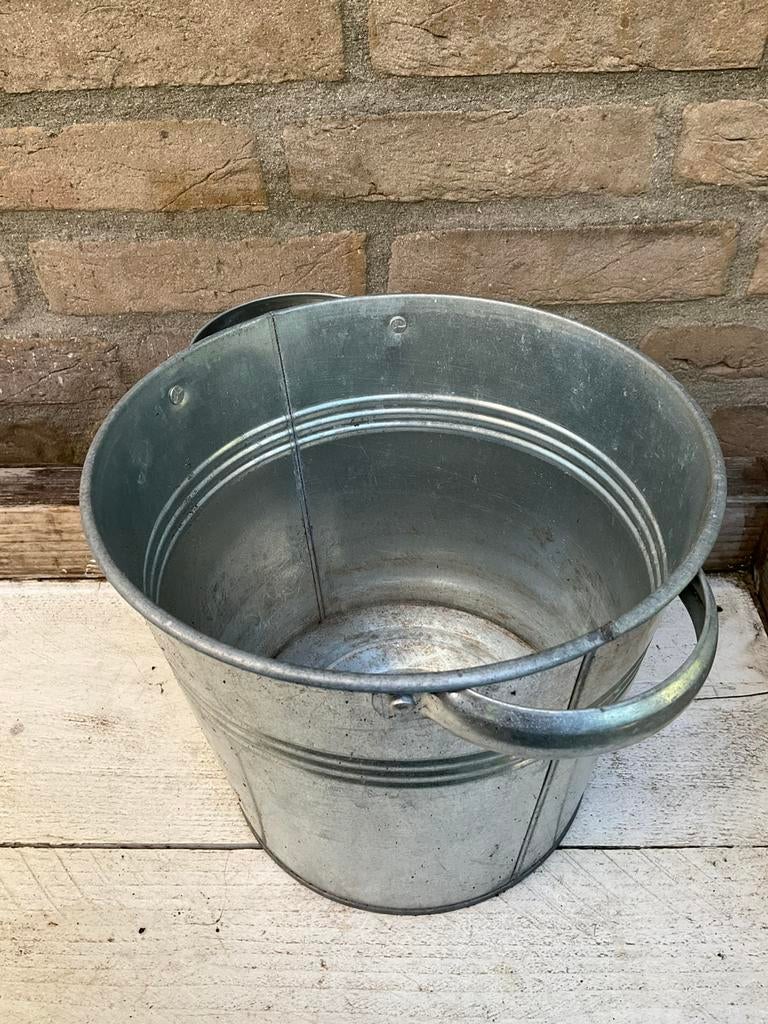 Zinken emmer 10 ltr, Ophalen, Minder dan 30 cm, Rond, Zo goed als nieuw