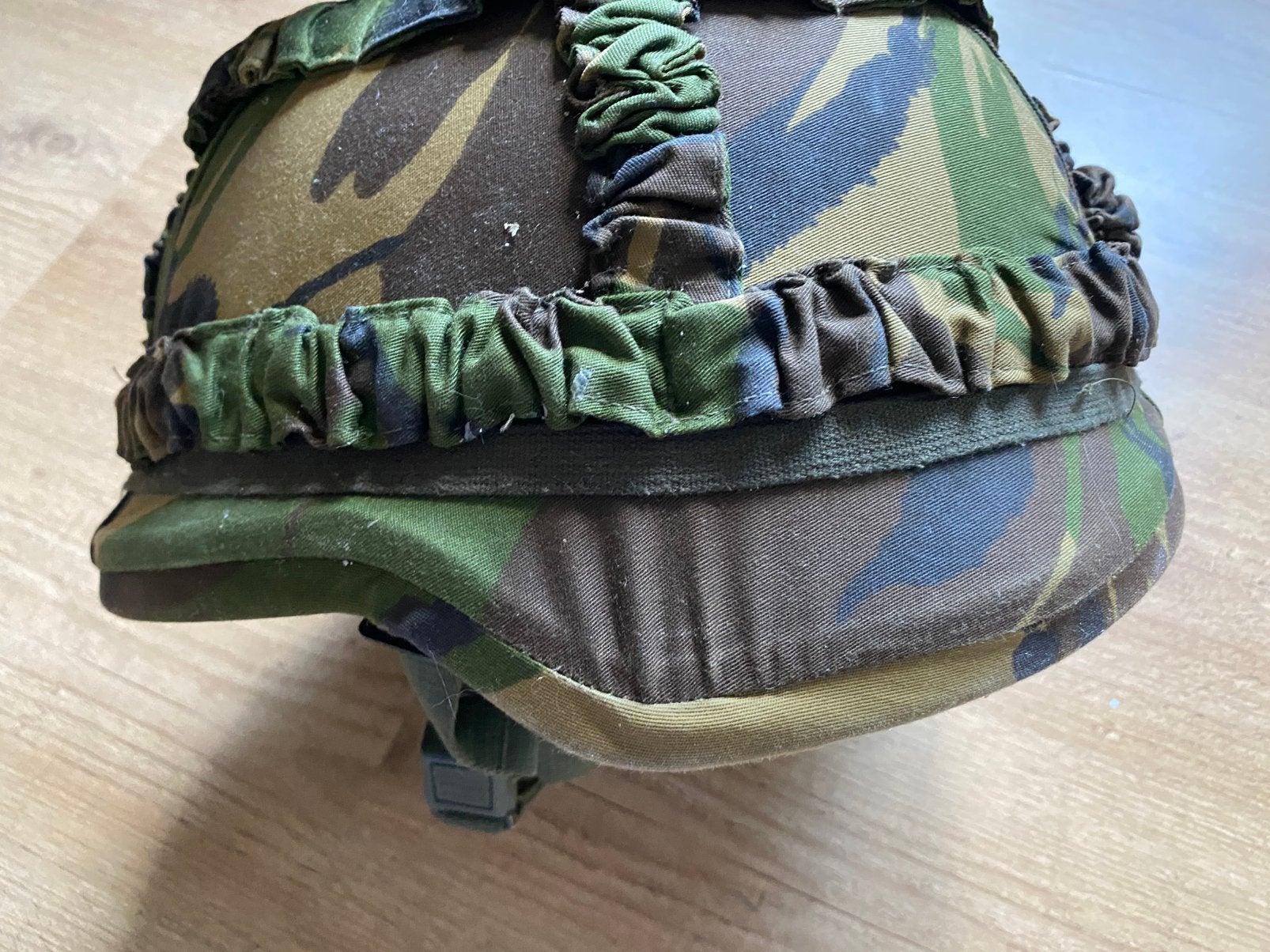 Nato kevlar helm M95 (NL 2001), Ophalen of Verzenden, Landmacht, Nederland, Helm of Baret