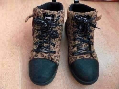 Hogere sportieve schoenen met panterprint maat 39/40, Schoenen met lage hakken, Bruin, Ophalen of Verzenden, Zo goed als nieuw