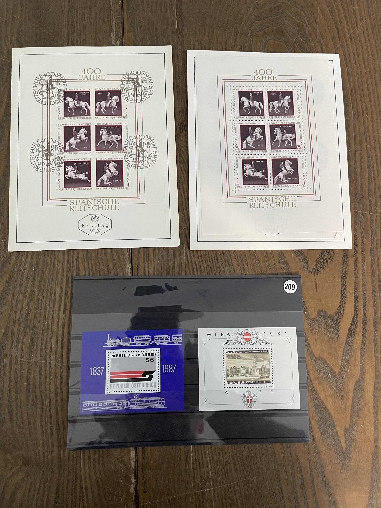 postzegels Oostenrijk vellen op kaart  209, Postzegels en Munten, Verzenden