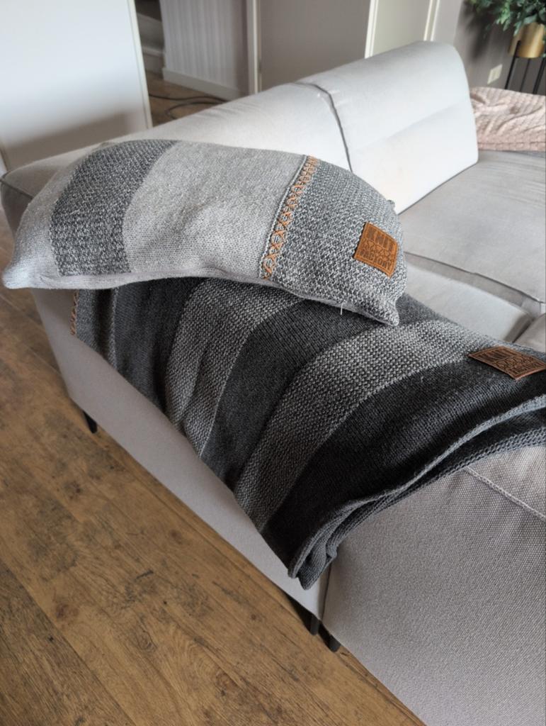 Kussens en plaid van Knit factory, Ophalen of Verzenden, Gebruikt