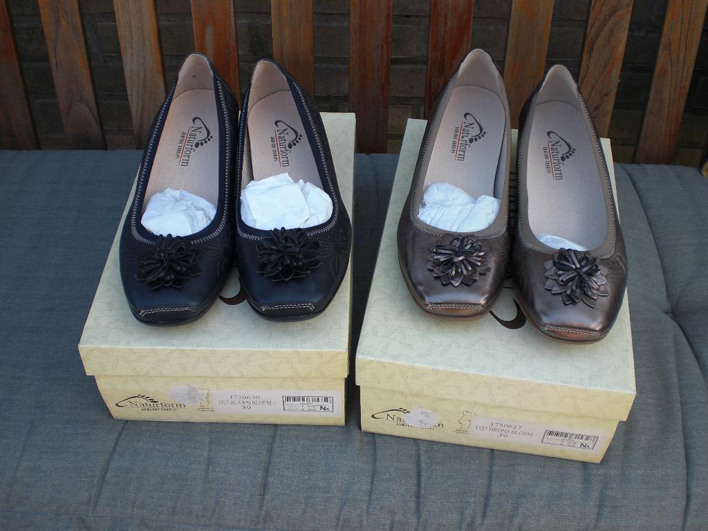 2 ZGAN Naturform dames schoenen maat 39 (Blauw & Brons), Schoenen met lage hakken, Ophalen of Verzenden, Zo goed als nieuw, Naturform