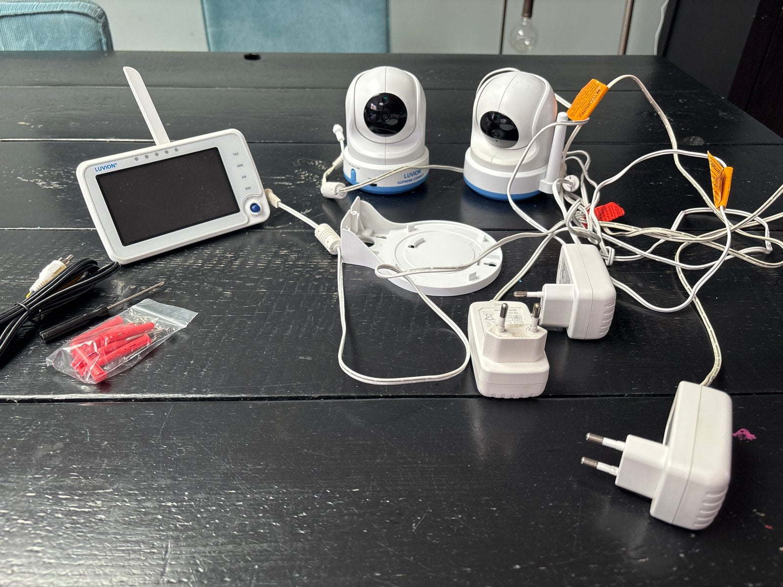 Luvion babyfoon met 2 camera's en ophangsysteem, Kinderen en Baby's, Babyfoons, Ophalen, Gebruikt, Minder dan 100 meter, Camera