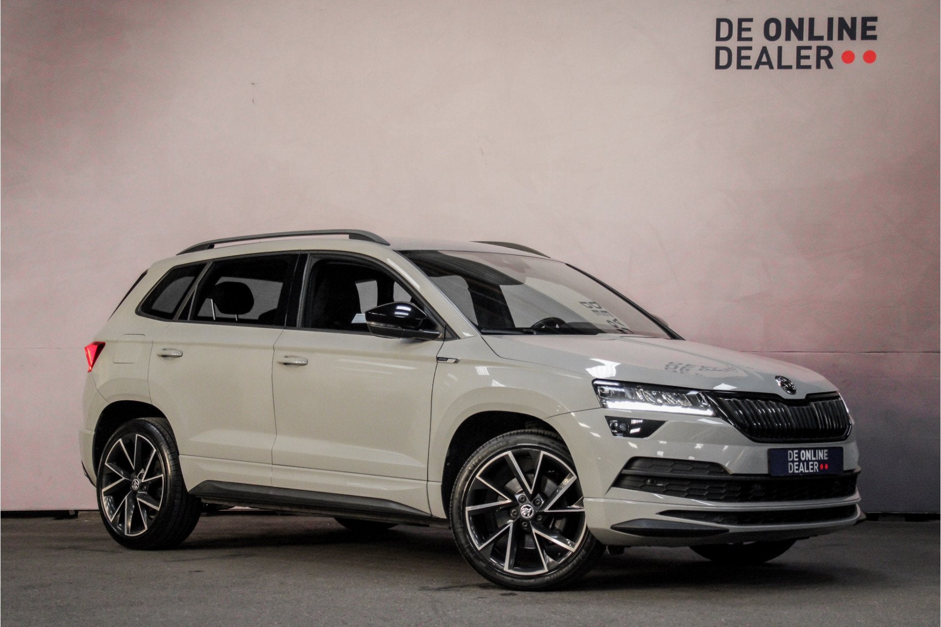 Skoda Karoq 2.0 TSI Sportline 191PK 4x4 |AUT|Virtual|Trekh|S, Auto's, Automaat, Gebruikt, Euro 6, 1984 cc