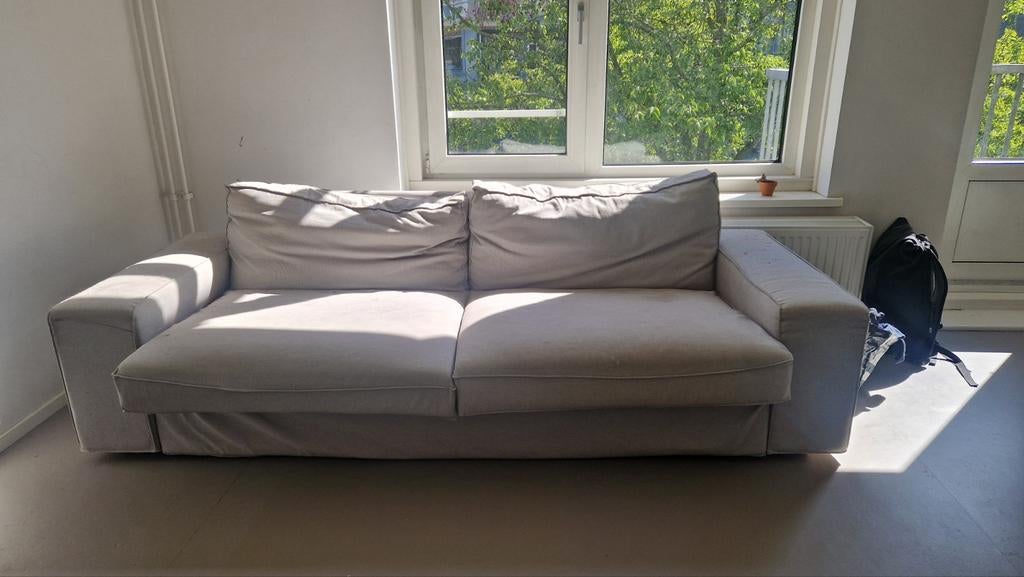 Gratis IKEA KIVIK Sofa - Comfortabel, met kattenkrabben, Huis en Inrichting, Banken | Sofa's en Chaises Longues, Ophalen, Gebruikt