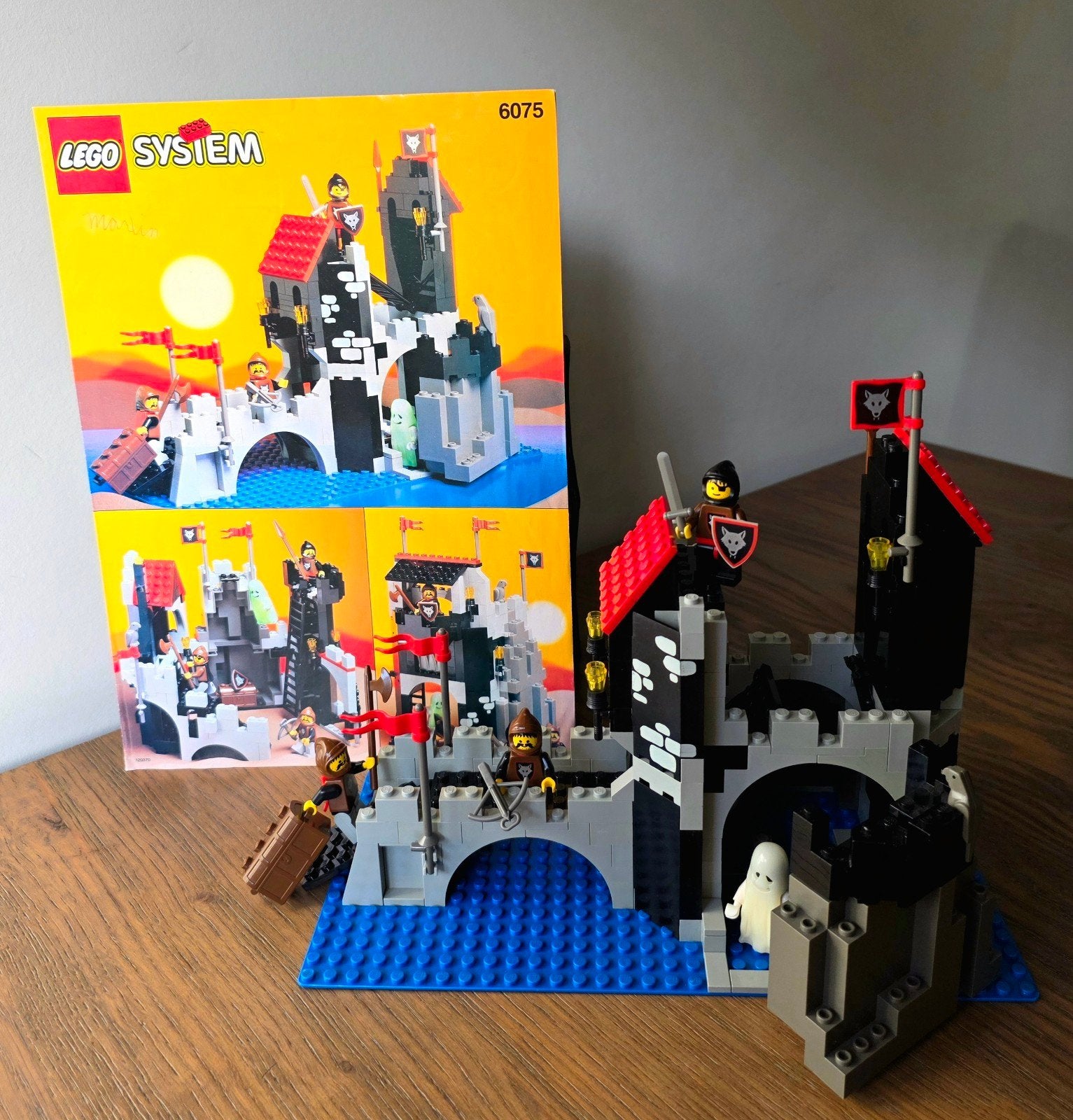 LEGO 6075 Wolfpack Tower met instructieboekje, Gebruikt, Lego, Ophalen of Verzenden, Inclusief instructies