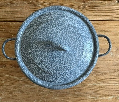 grote pan grijsgewolkt emaille uit grootmoederstijd, Antiek en Kunst, Antiek | Emaille, Ophalen