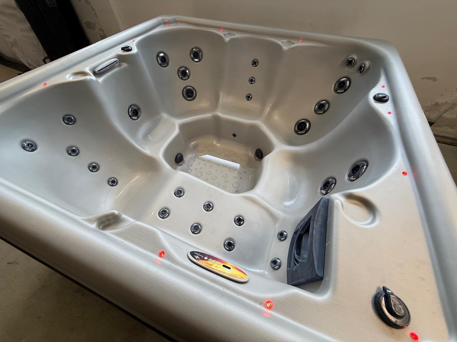 Viking Spa | 6 persoons | Balboa besturing, Ophalen, Zo goed als nieuw, Filter