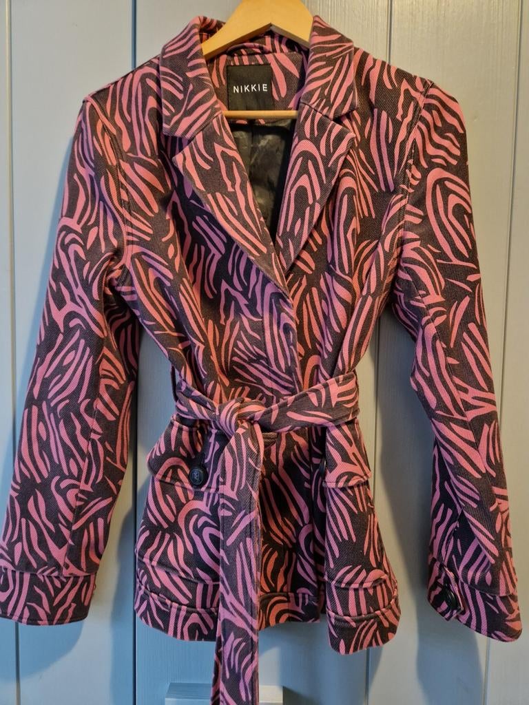 Nikkie jas - maat 40, Maat 38/40 (M), Verzenden, Zwart, Nikkie