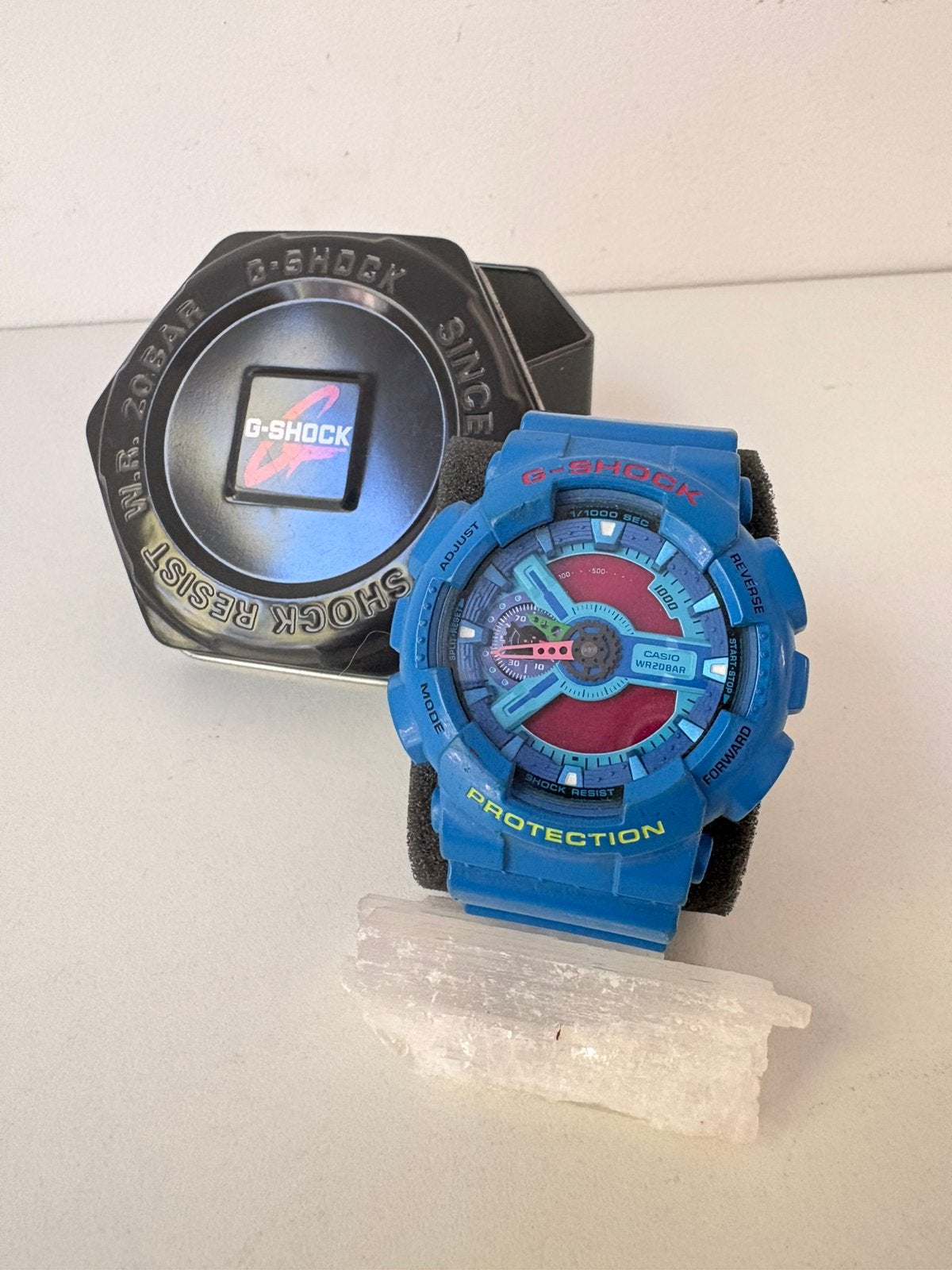 Casio G-Shock GA-110HC-2A 'Hyper Colors' (Inclusief blik), Sieraden, Tassen en Uiterlijk, Ophalen of Verzenden, Zo goed als nieuw